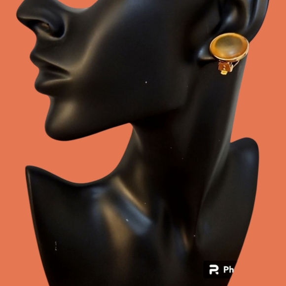 3/$30 VTG 1980s Mod Peach Frosted Cabochon Dome Clip-on Earrings - Picture 1 of 4